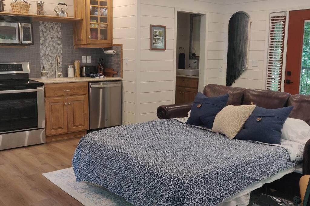 Secluded Treehouse In The Woods - Tree Hugger Hideaway Villa Branson Eksteriør billede