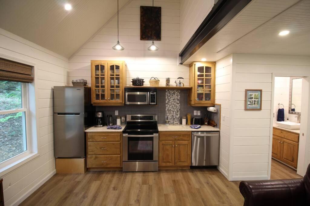 Secluded Treehouse In The Woods - Tree Hugger Hideaway Villa Branson Eksteriør billede