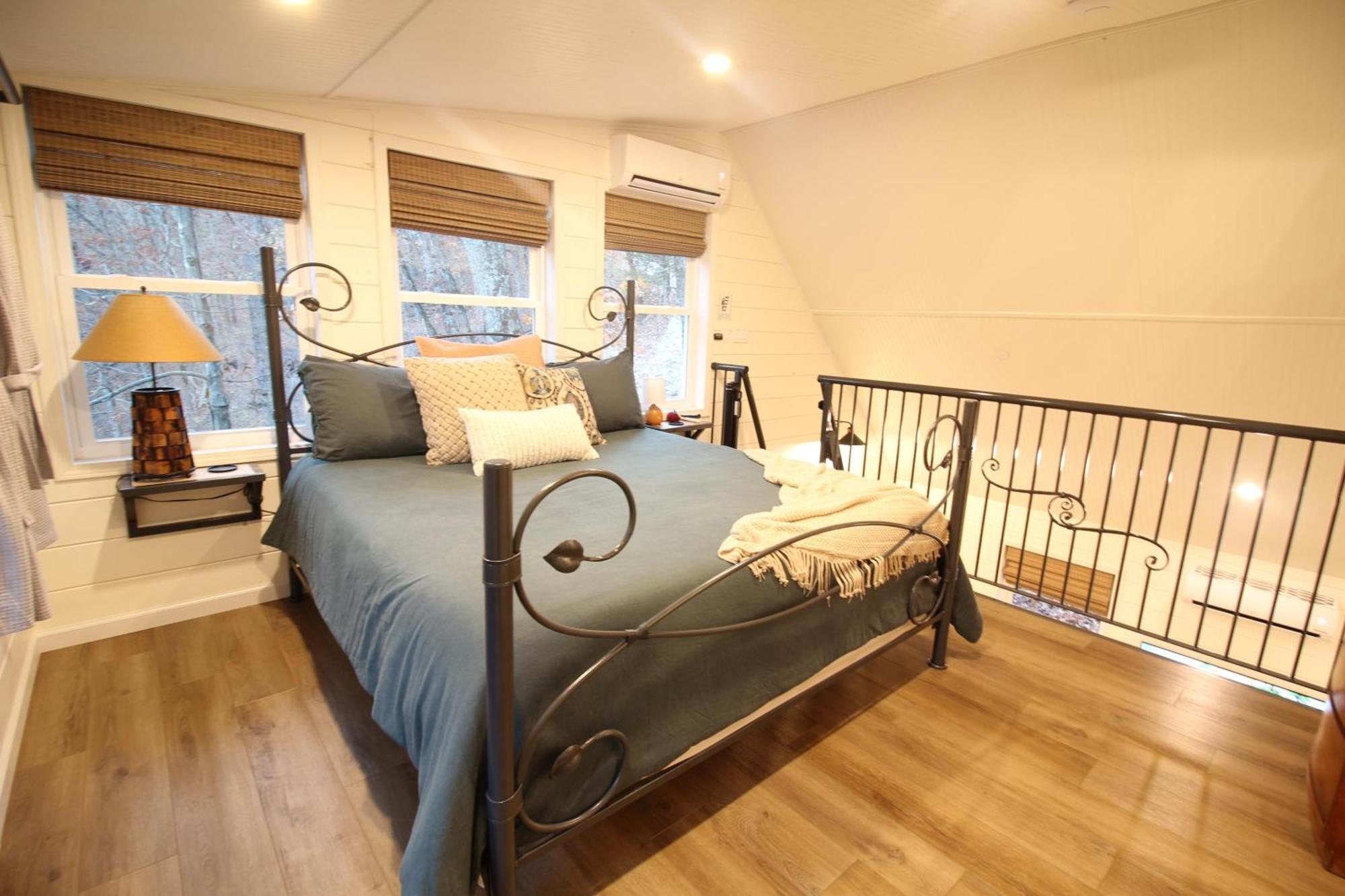 Secluded Treehouse In The Woods - Tree Hugger Hideaway Villa Branson Eksteriør billede