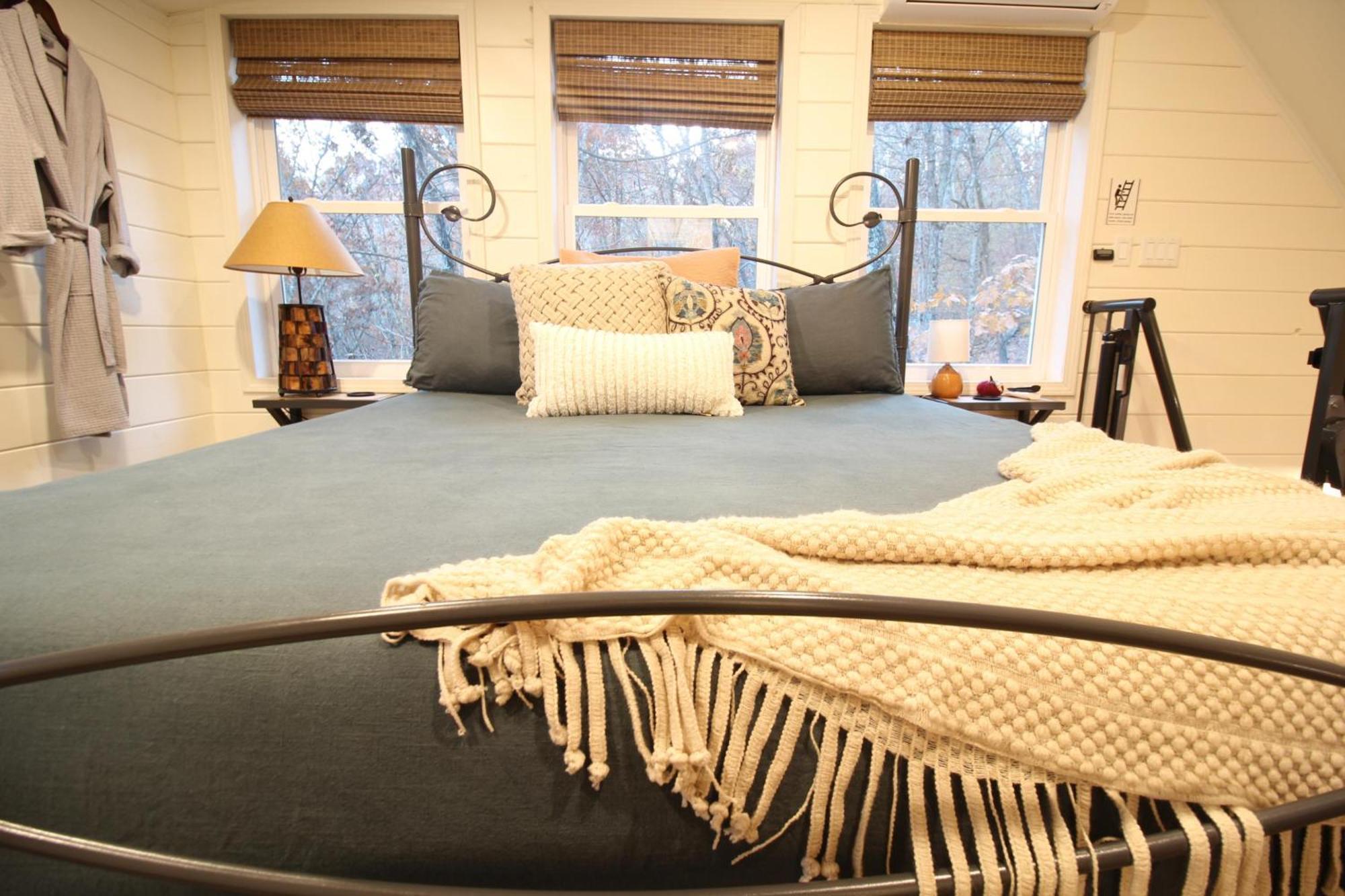 Secluded Treehouse In The Woods - Tree Hugger Hideaway Villa Branson Eksteriør billede