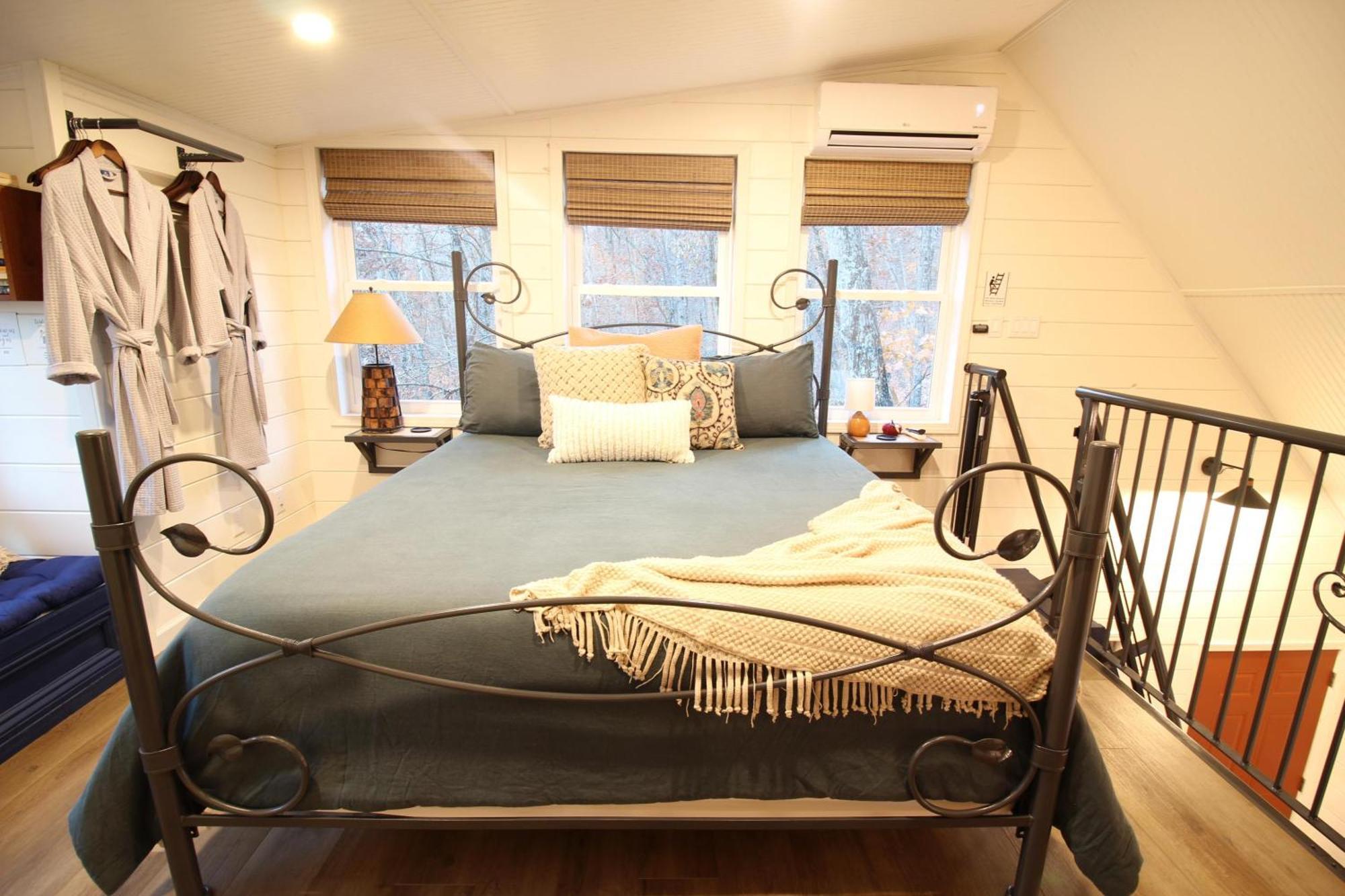Secluded Treehouse In The Woods - Tree Hugger Hideaway Villa Branson Eksteriør billede