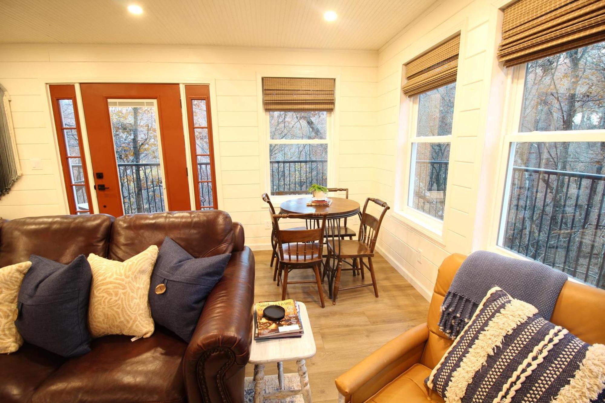 Secluded Treehouse In The Woods - Tree Hugger Hideaway Villa Branson Eksteriør billede