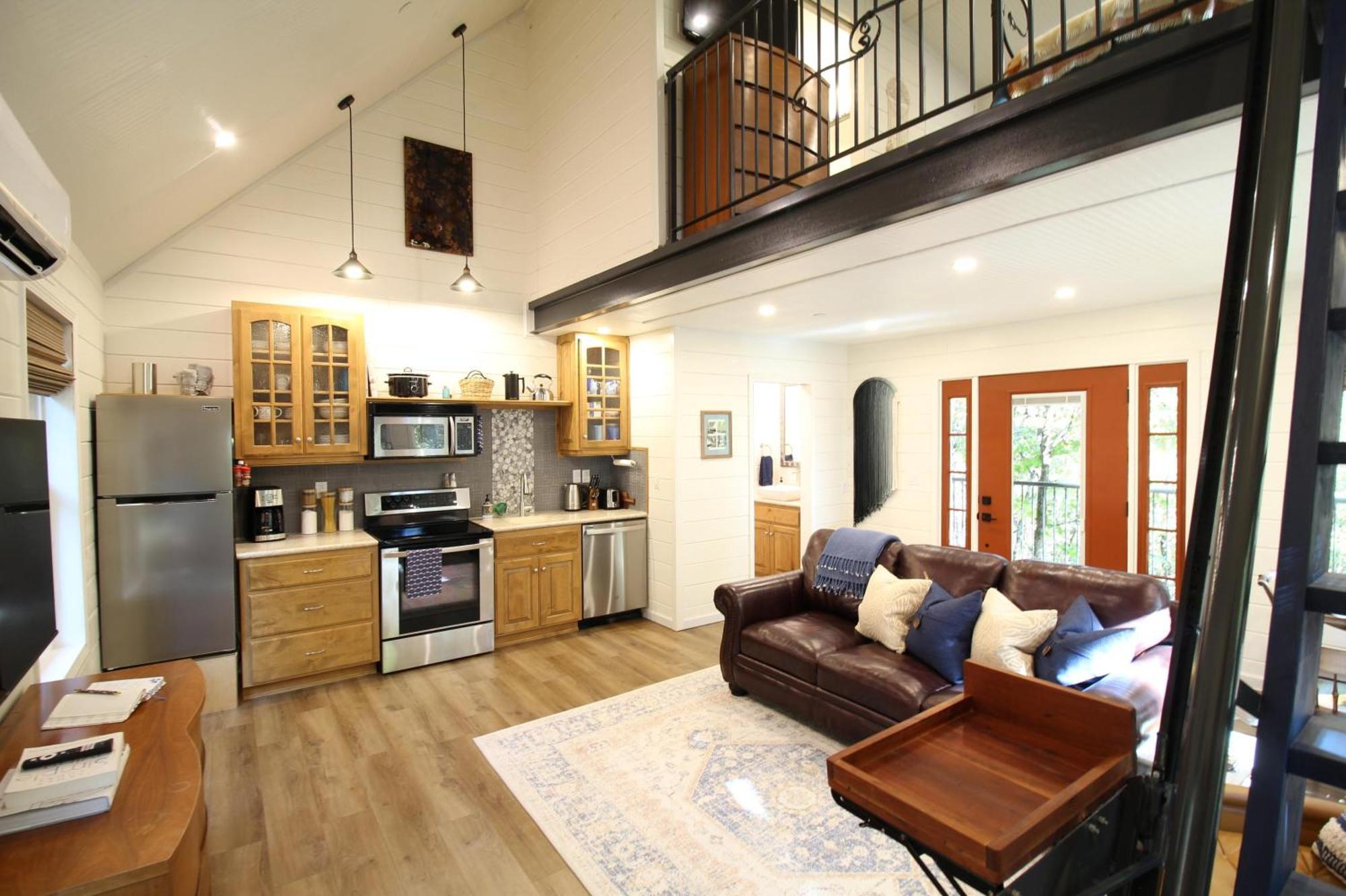 Secluded Treehouse In The Woods - Tree Hugger Hideaway Villa Branson Eksteriør billede
