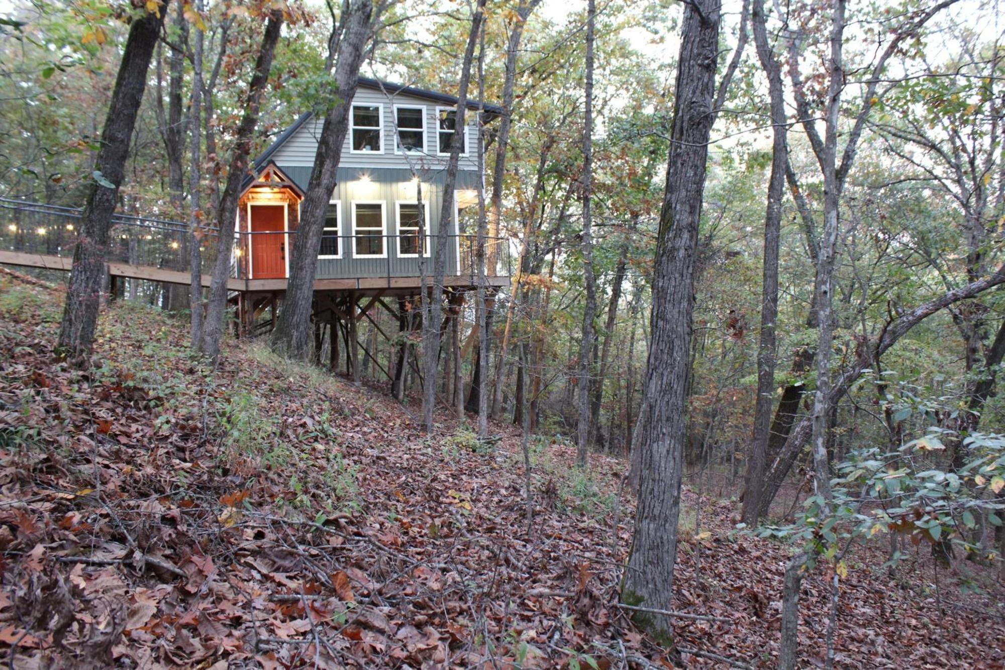 Secluded Treehouse In The Woods - Tree Hugger Hideaway Villa Branson Eksteriør billede