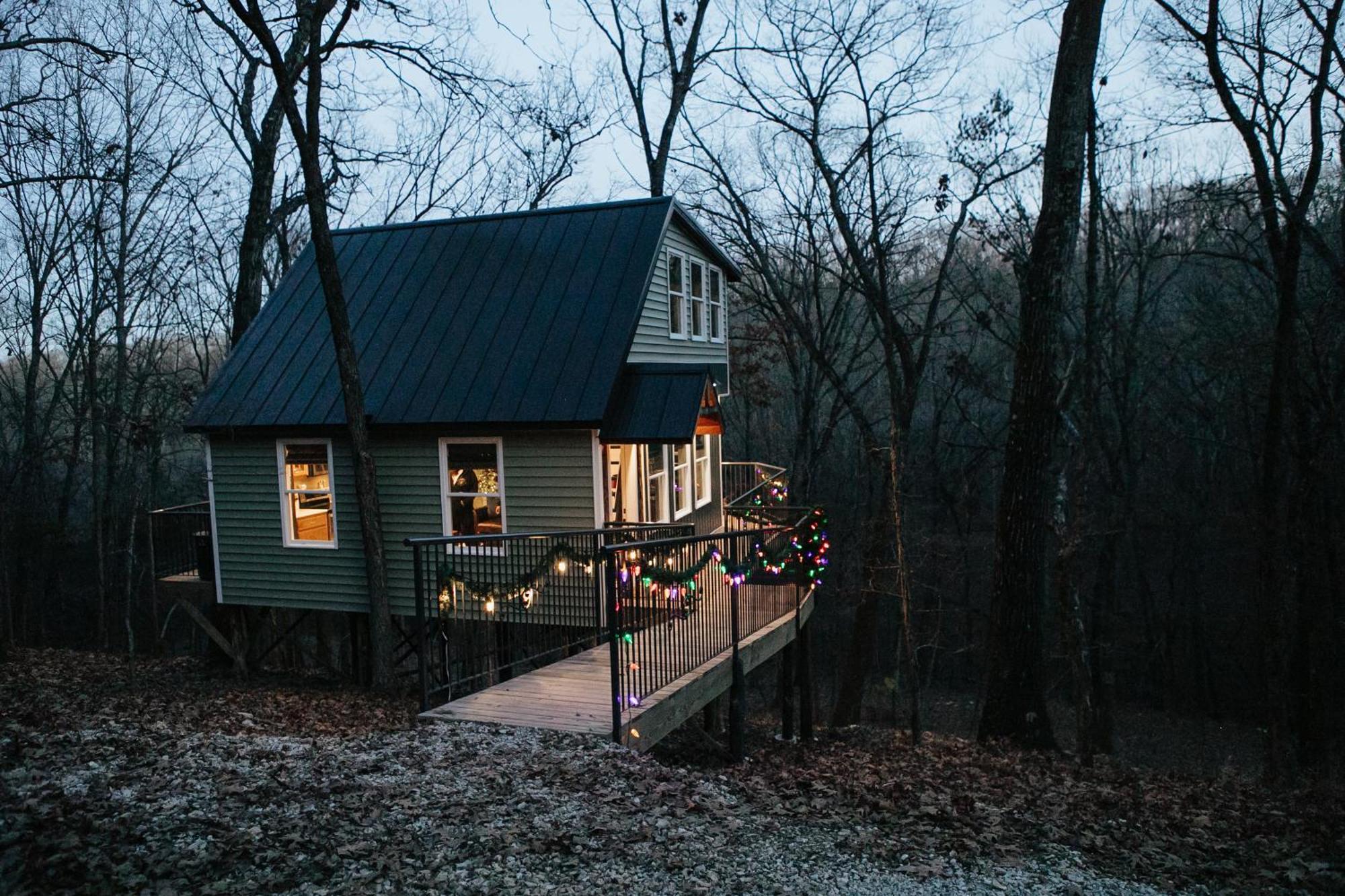 Secluded Treehouse In The Woods - Tree Hugger Hideaway Villa Branson Eksteriør billede